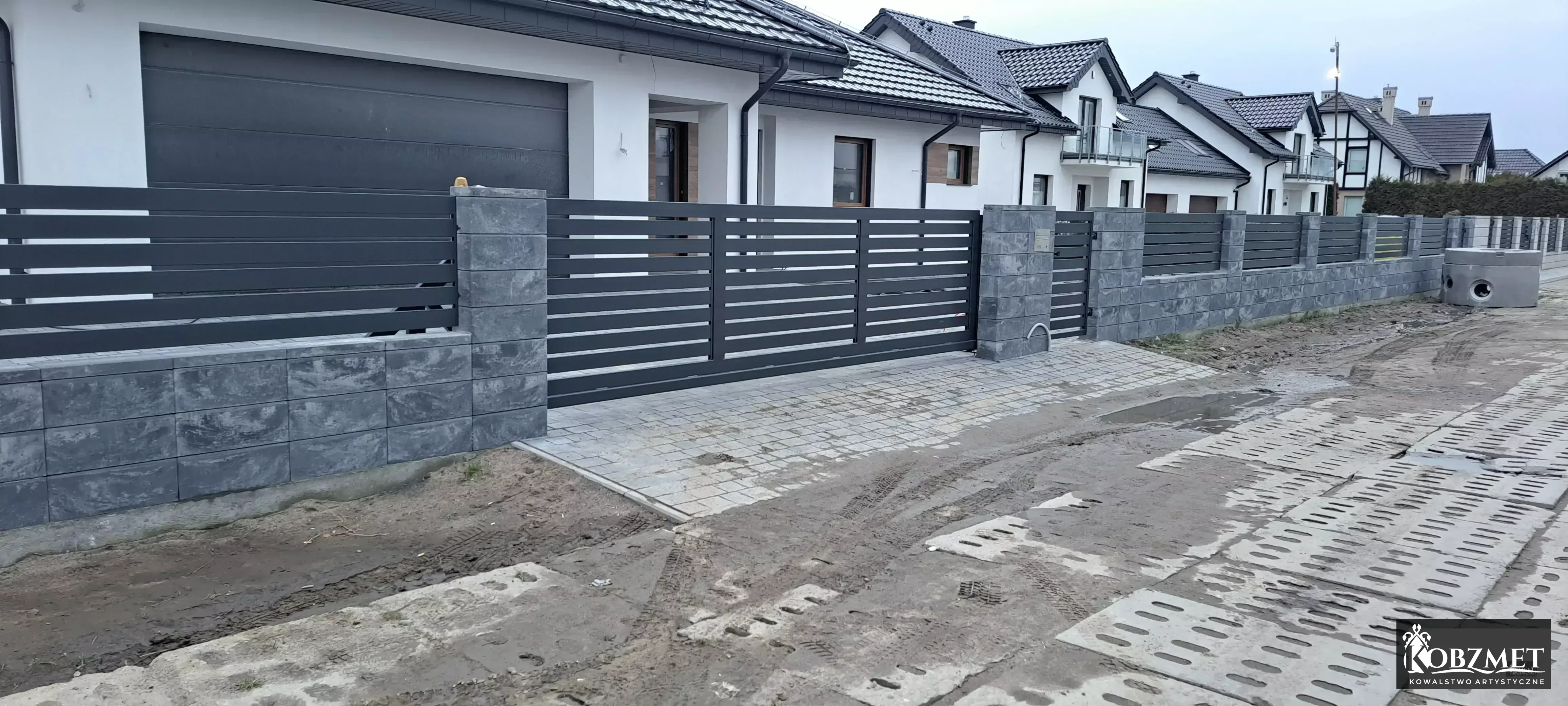 Bramy i ogrodzenia — KOBZMET