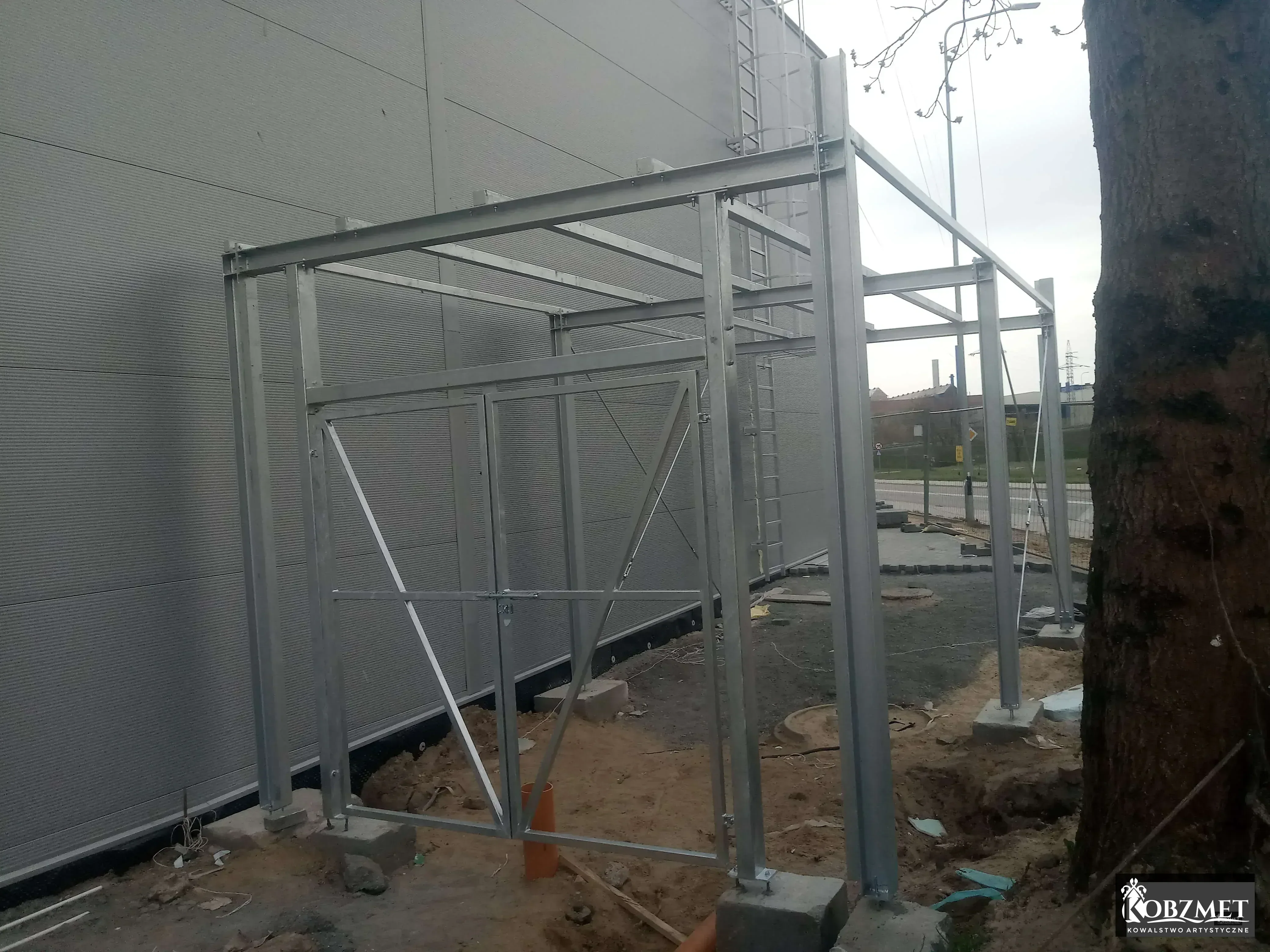 Konstrukcje stalowe — KOBZMET